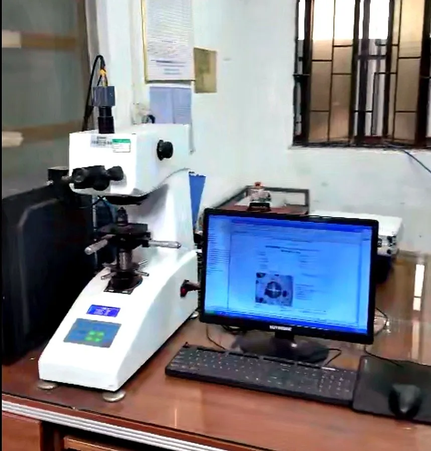 Vickers hardness tester